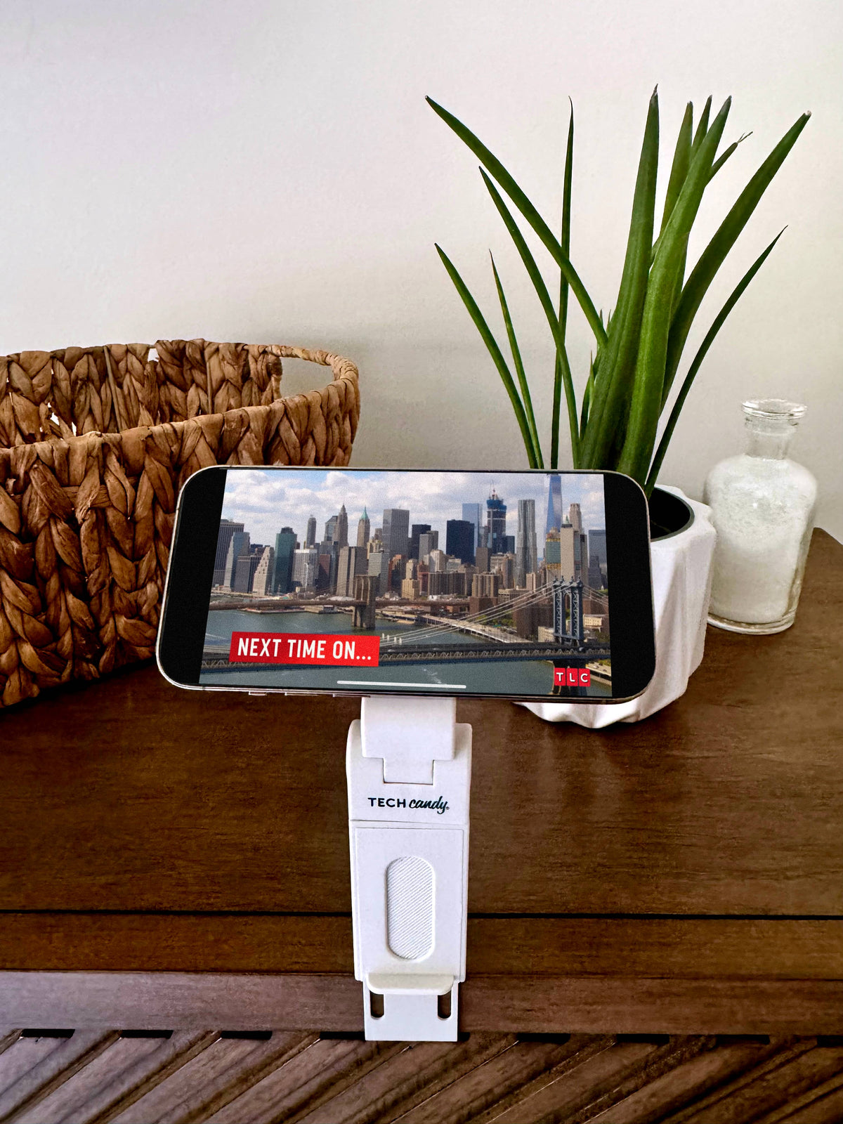 HOLD IT RIGHT THERE MAGNETIC TRAVEL PHONE STAND