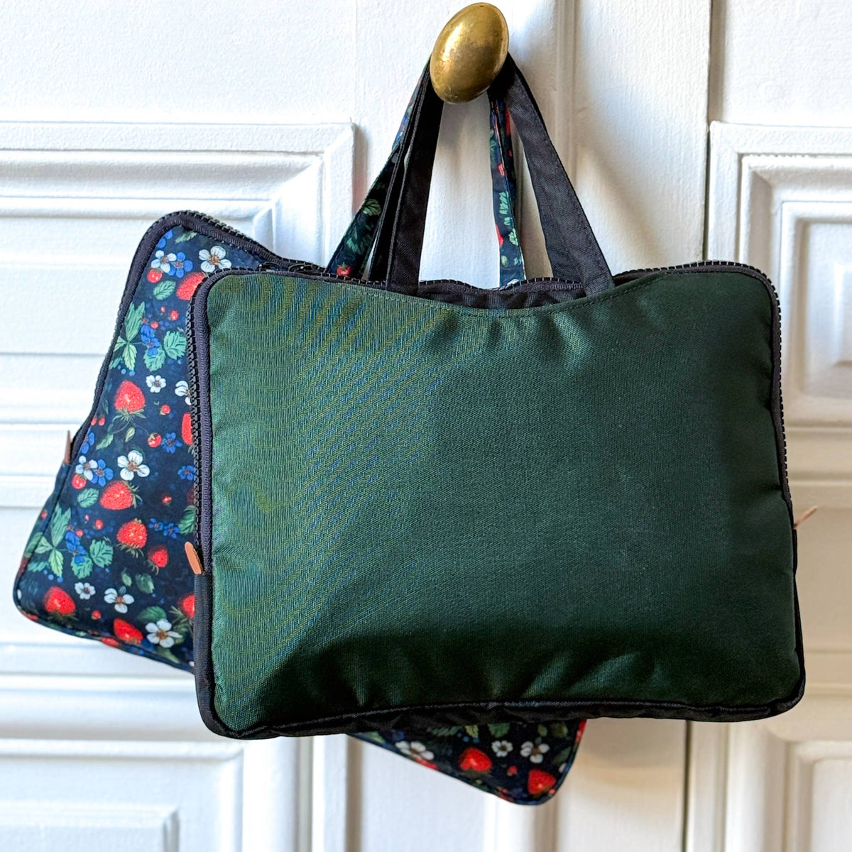 Yumbox Poche Slim Insulated Sleeve Lunch Bag - Forest Green