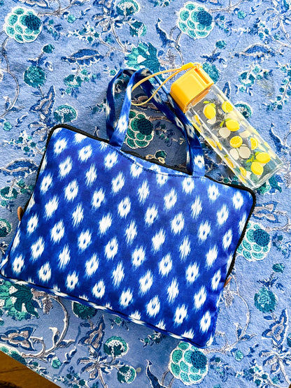 Yumbox Poche Ikat Print Insulated Sleeve Lunch Bag